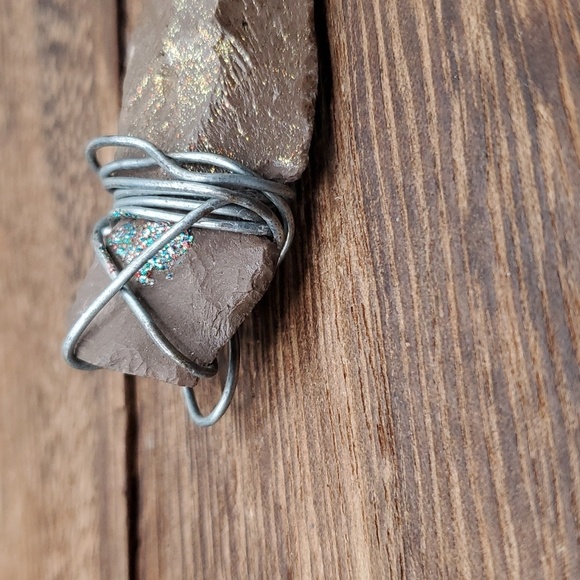 Primitive viking jasper gold veined shard brutalist pendant - Picture 2 of 3
